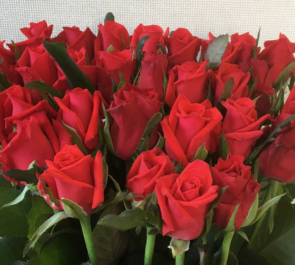 誕生日プレゼント赤バラ花束30本